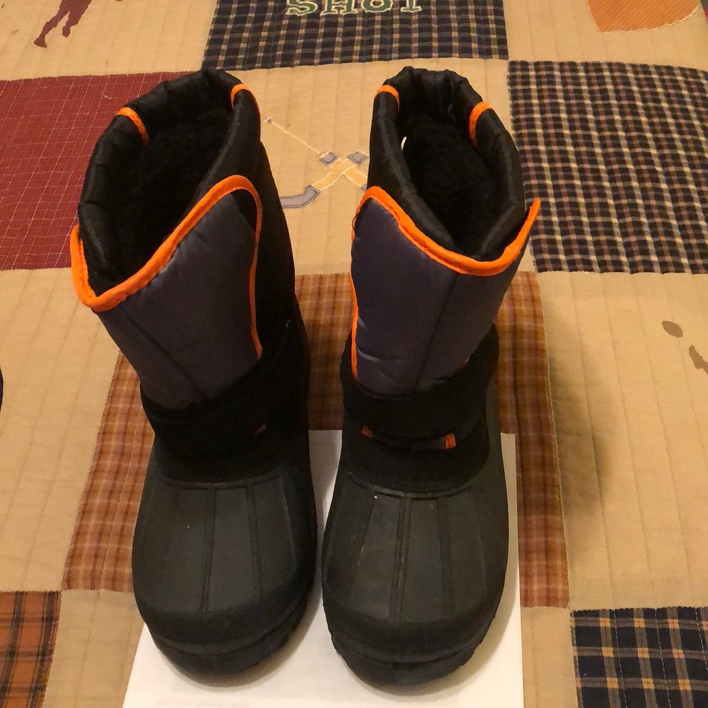Rubber boys boots